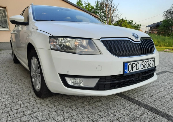 Skoda Octavia cena 43000 przebieg: 303116, rok produkcji 2016 z Łęczna małe 154